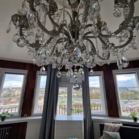 Quiet Spacious With A Balcony *