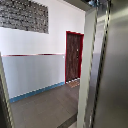 Appartamento Quiet Spacious With A Balcony Praga