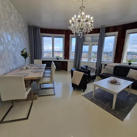 Quiet Spacious With A Balcony * براغ